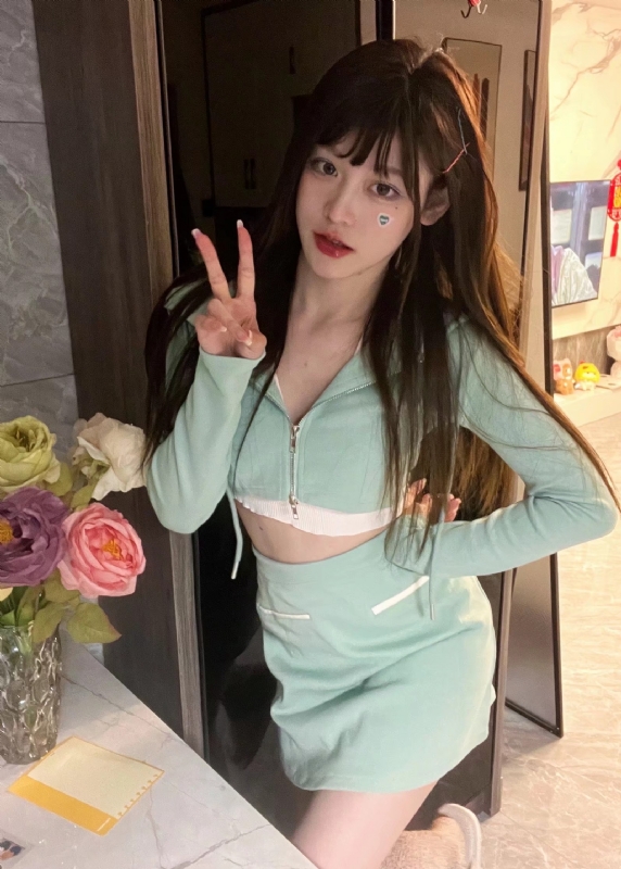 丹Dan的第一张照片--深圳相亲服务中心