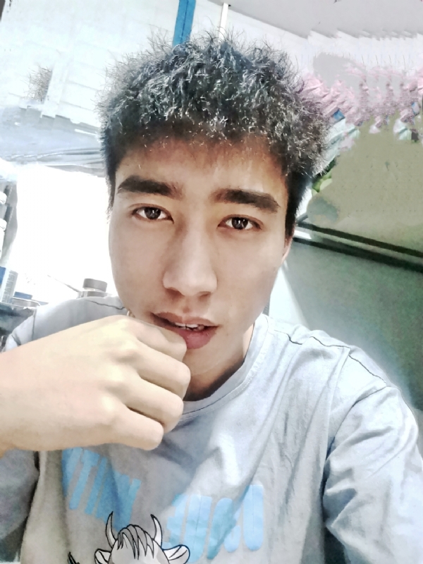 未来可期的第一张照片--深圳相亲服务中心