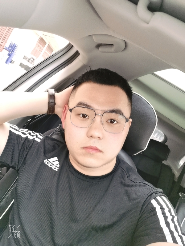 海阔天空的第一张照片--深圳相亲服务中心