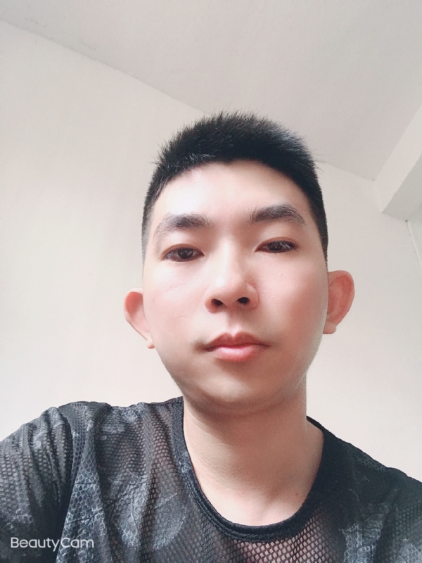 诚恳的第一张照片--深圳相亲服务中心