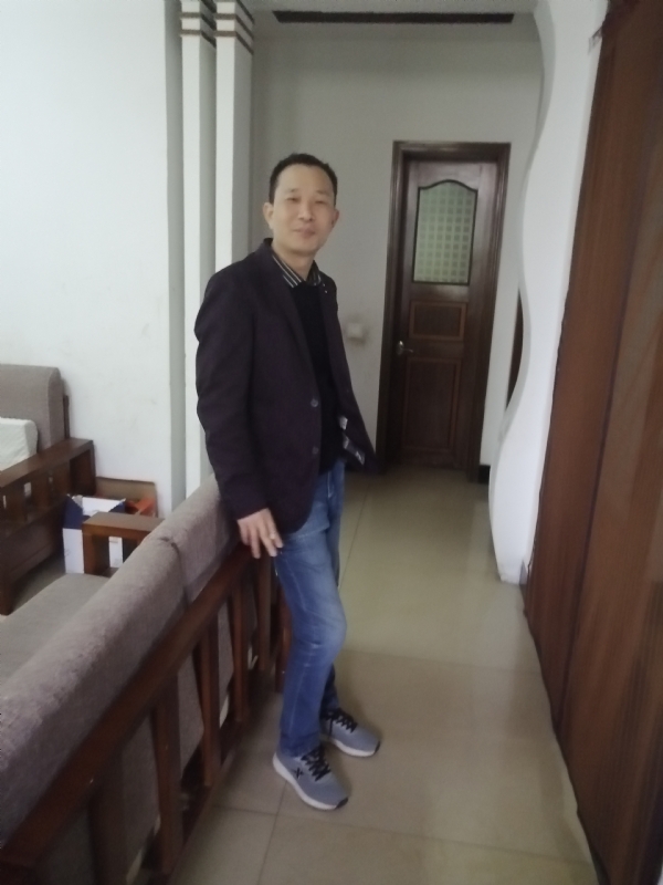 相亲相爱的第一张照片--深圳相亲服务中心
