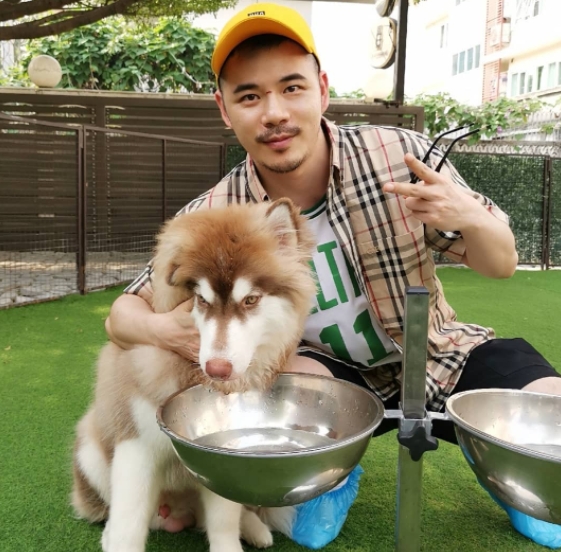 坚持的第一张照片--深圳相亲服务中心