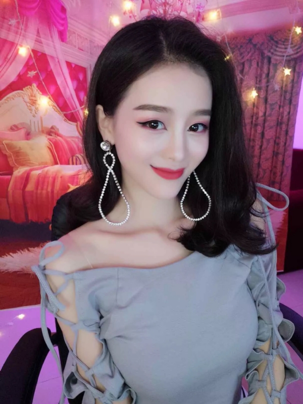 Cici的第三张照片--深圳相亲服务中心