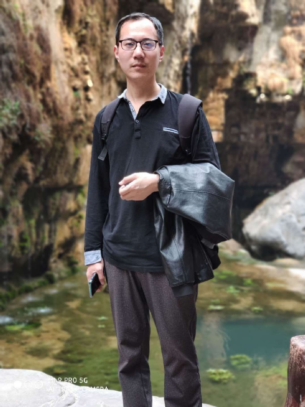 追日的第一张照片--深圳相亲服务中心
