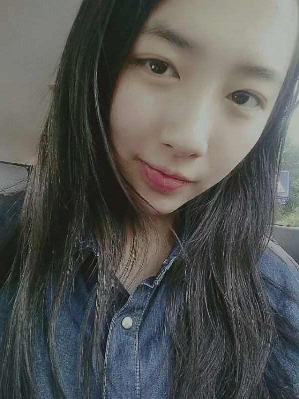 小她的第一张照片--深圳相亲服务中心