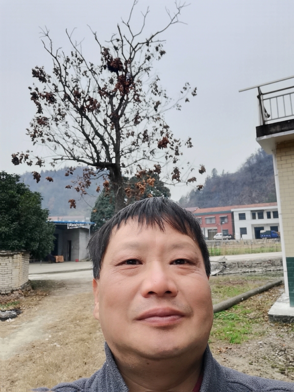苏众青春冲浪的第二张照片--深圳相亲服务中心