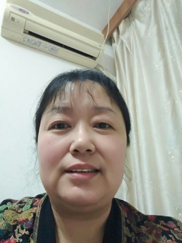 雨中漫步的第一张照片--深圳相亲服务中心