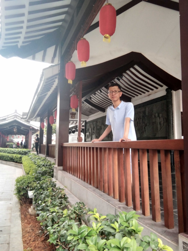 lijian的第一张照片--深圳相亲服务中心