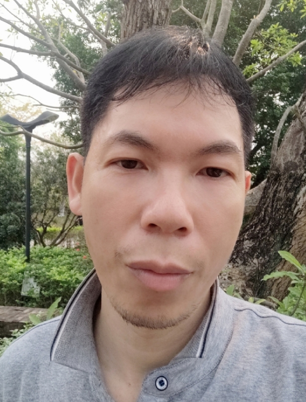 漂浮的云的第一张照片--深圳相亲服务中心