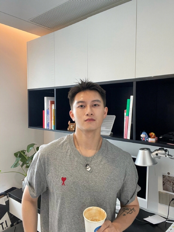 月光之下的第二张照片--深圳相亲服务中心