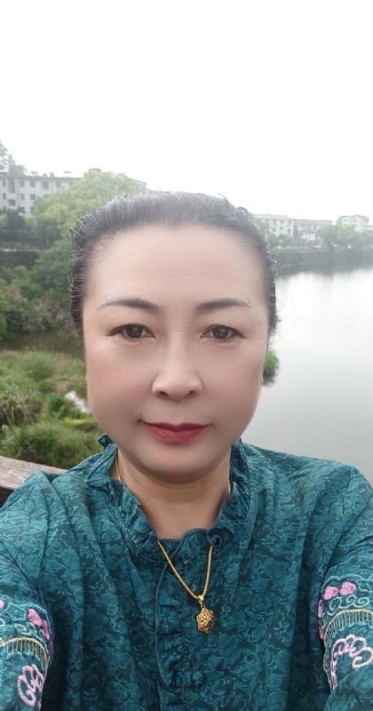 雨中情的第二张照片--深圳相亲服务中心