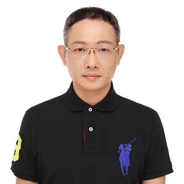 邱先森的第一张照片--深圳相亲服务中心