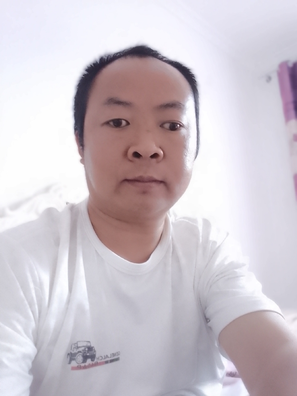 张家小伙子的第四张照片--深圳相亲服务中心