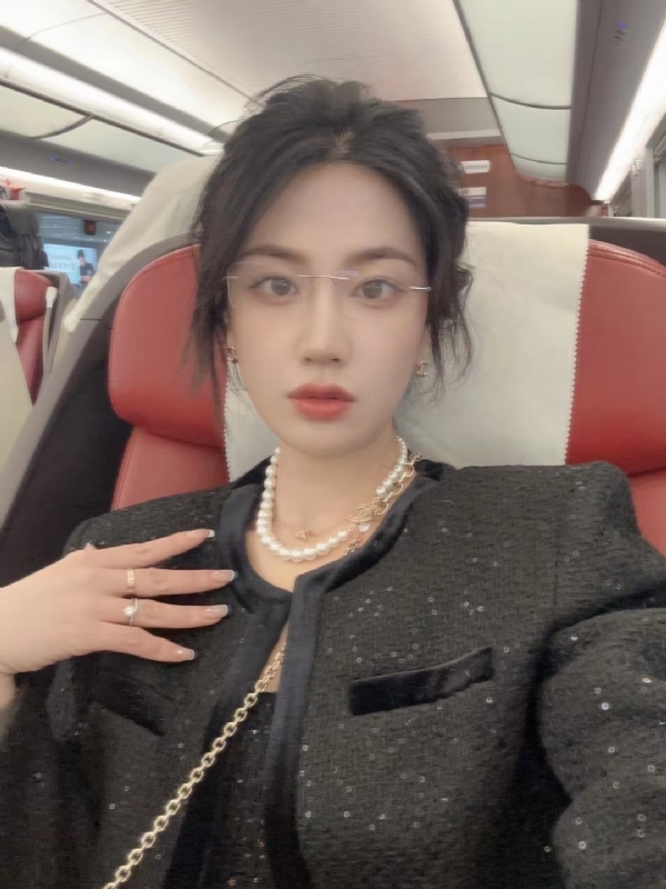 Alma的第三张照片--深圳相亲服务中心