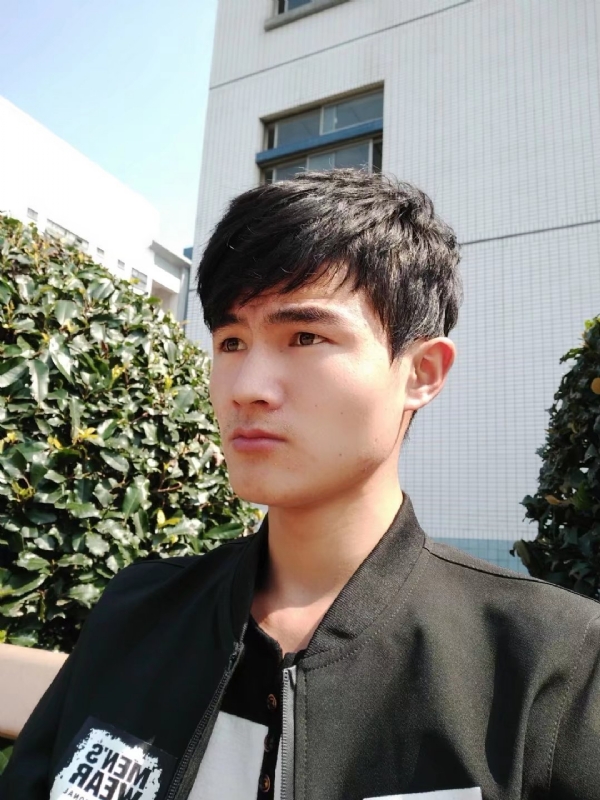 阳光男孩的第四张照片--深圳相亲服务中心