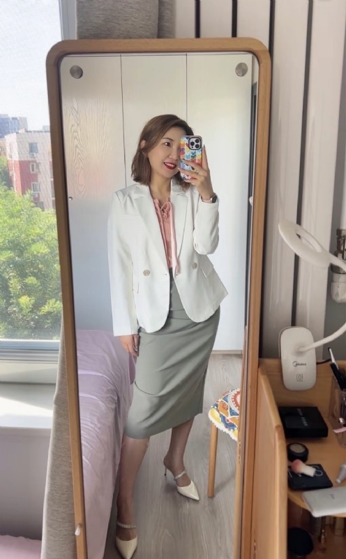 丽波的第三张照片--深圳相亲服务中心