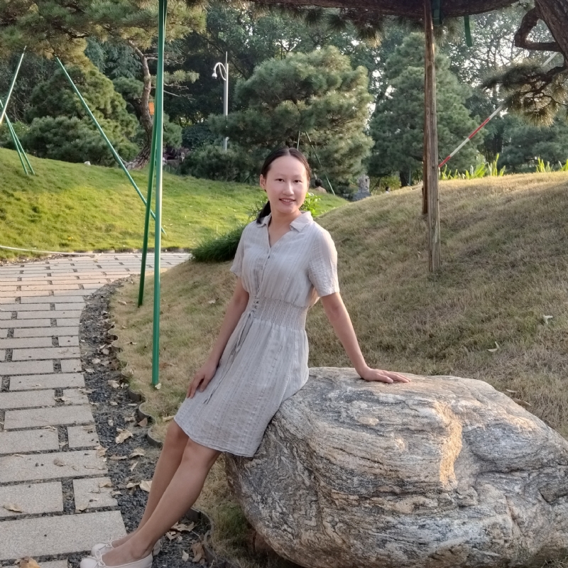 欣欣向荣的第一张照片--深圳相亲服务中心