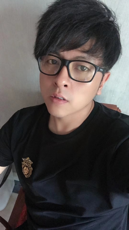 爱你永远不容易的第一张照片--深圳相亲服务中心