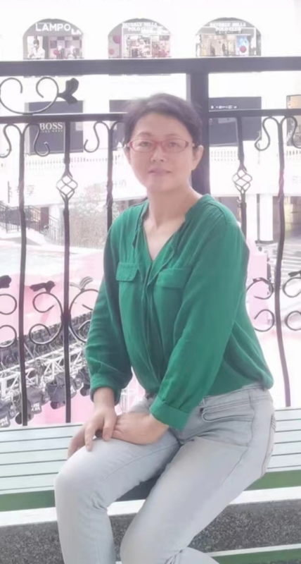 丽华的第一张照片--深圳相亲服务中心
