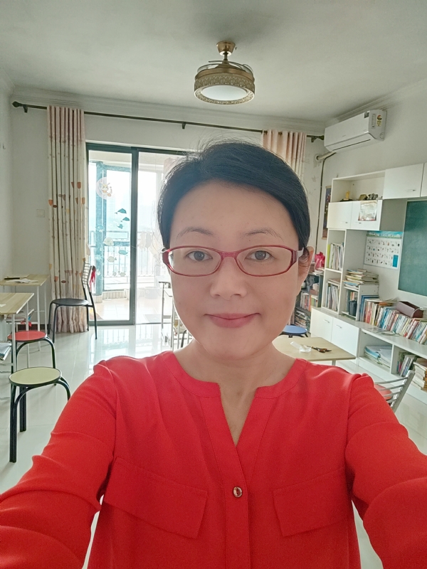 丽华的第二张照片--深圳相亲服务中心