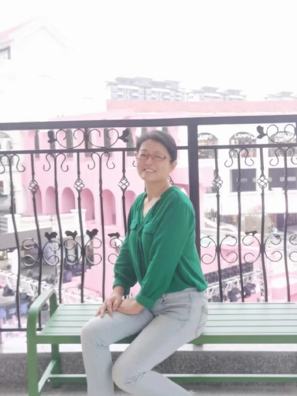 丽华的第六张照片--深圳相亲服务中心