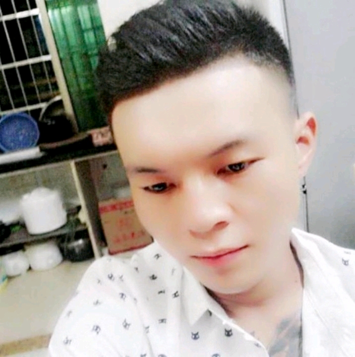 子龙的第一张照片--深圳相亲服务中心
