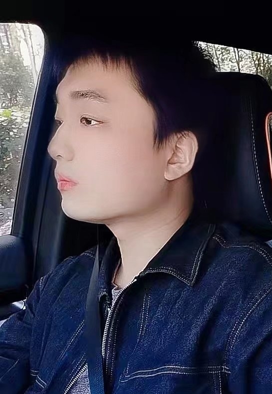凉锦年的第一张照片--深圳相亲服务中心