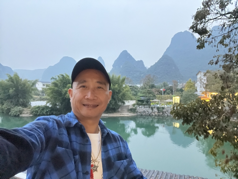 民叔叔的第一张照片--深圳相亲服务中心