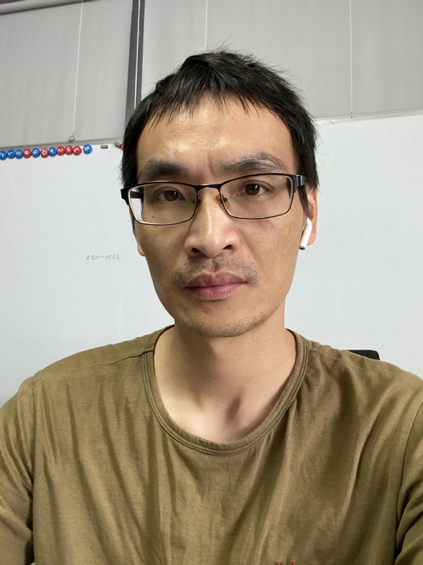 孤独的根号三的第一张照片--深圳相亲服务中心