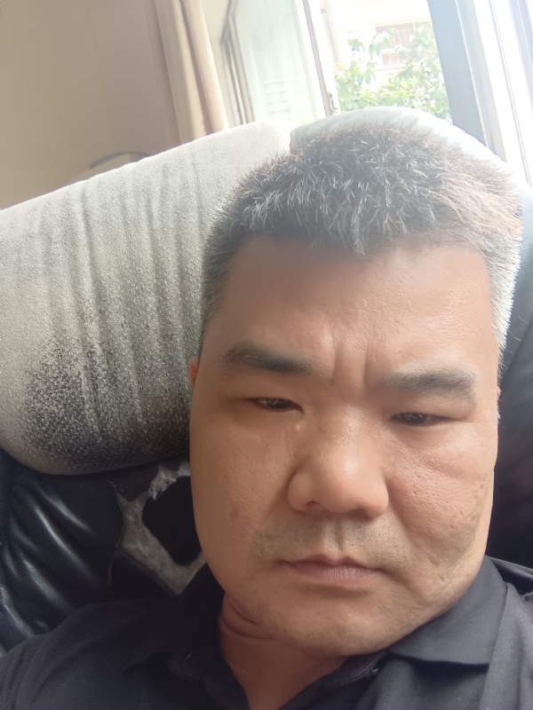 路人的第一张照片--深圳相亲服务中心
