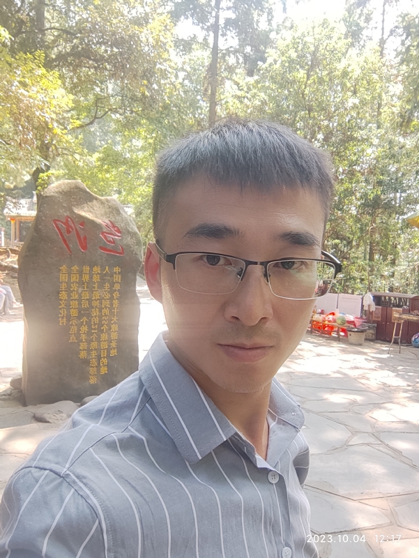 未来可期的第一张照片--深圳相亲服务中心