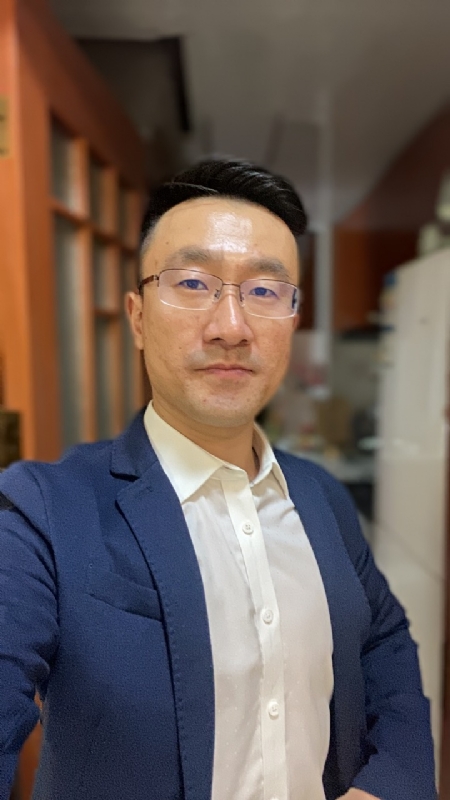 笑看人生的第一张照片--深圳相亲服务中心