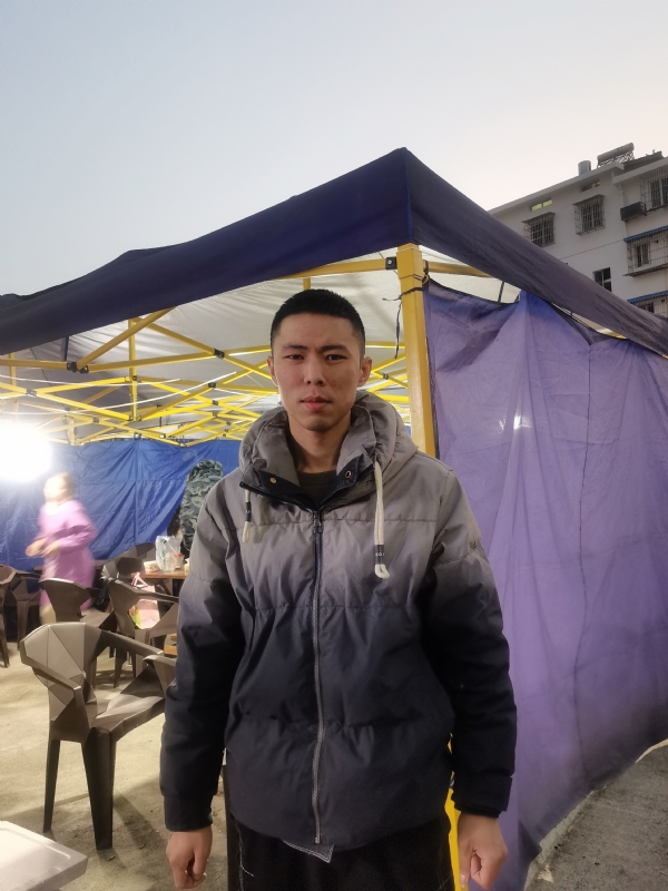 谁谁谁的第一张照片--深圳相亲服务中心
