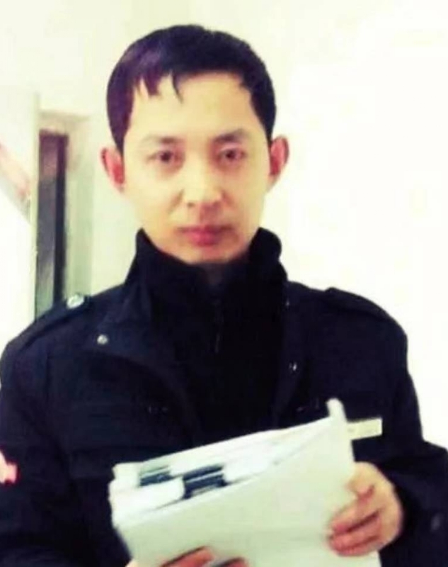 风雨中有你的第一张照片--深圳相亲服务中心