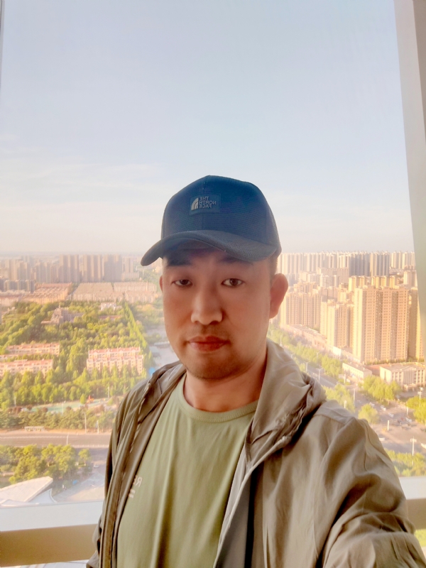勇攀高峰的第一张照片--深圳相亲服务中心