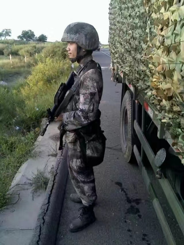 搬砖中的第一张照片--深圳相亲服务中心