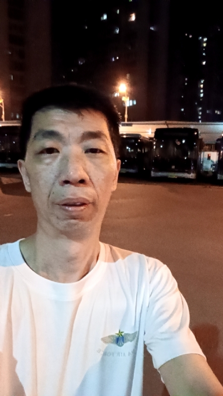 小丑的第一张照片--深圳相亲服务中心