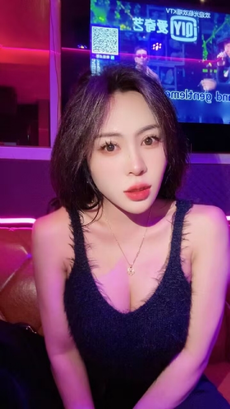素素可月的第一张照片--深圳相亲服务中心