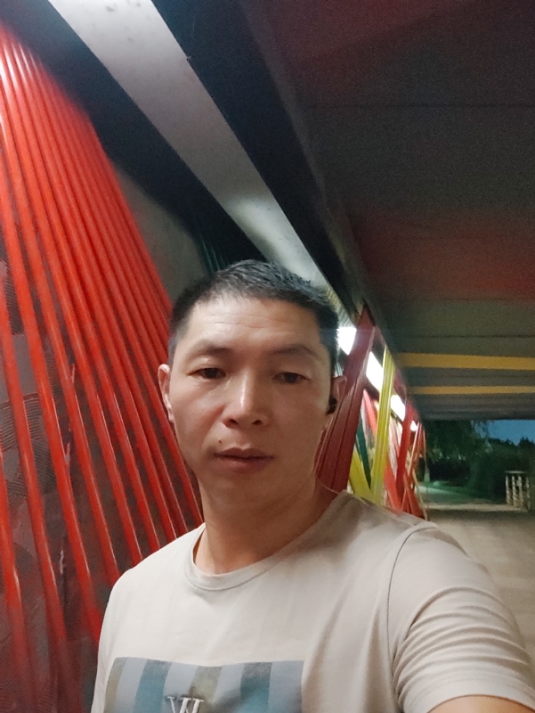 夜猫的第一张照片--深圳相亲服务中心