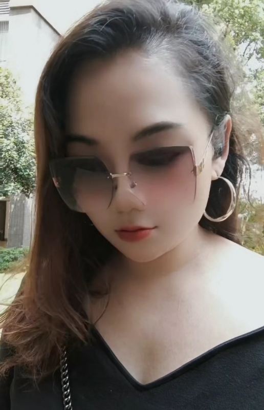 往事如烟的第一张照片--深圳相亲服务中心