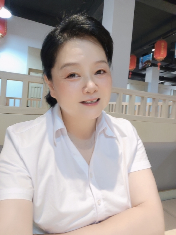 丁姐爱生活的第一张照片--深圳相亲服务中心