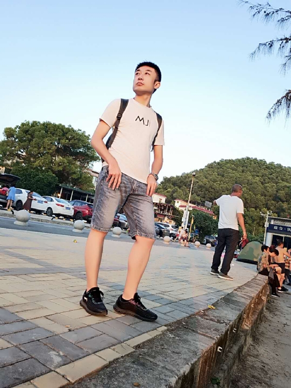 俊皓的第一张照片--深圳相亲服务中心