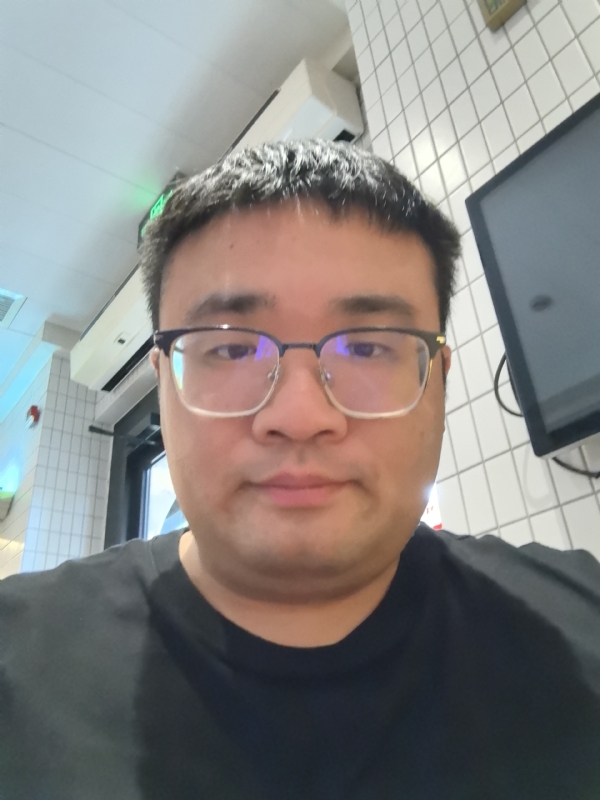 君临天下的第三张照片--深圳相亲服务中心