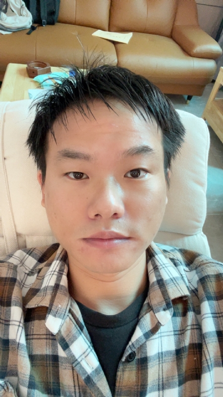 向日葵的第一张照片--深圳相亲服务中心