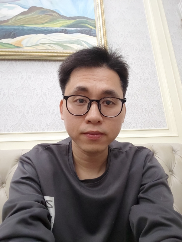 共享夕阳的第一张照片--深圳相亲服务中心