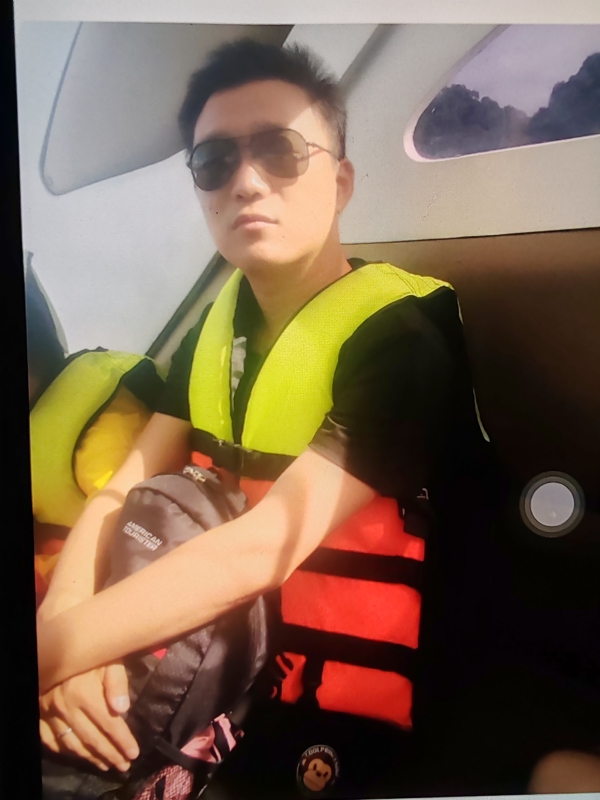 座看烟霞散的第一张照片--深圳相亲服务中心