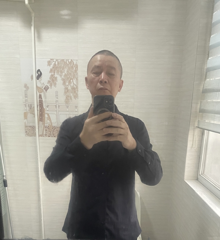 荣哥的第一张照片--深圳相亲服务中心