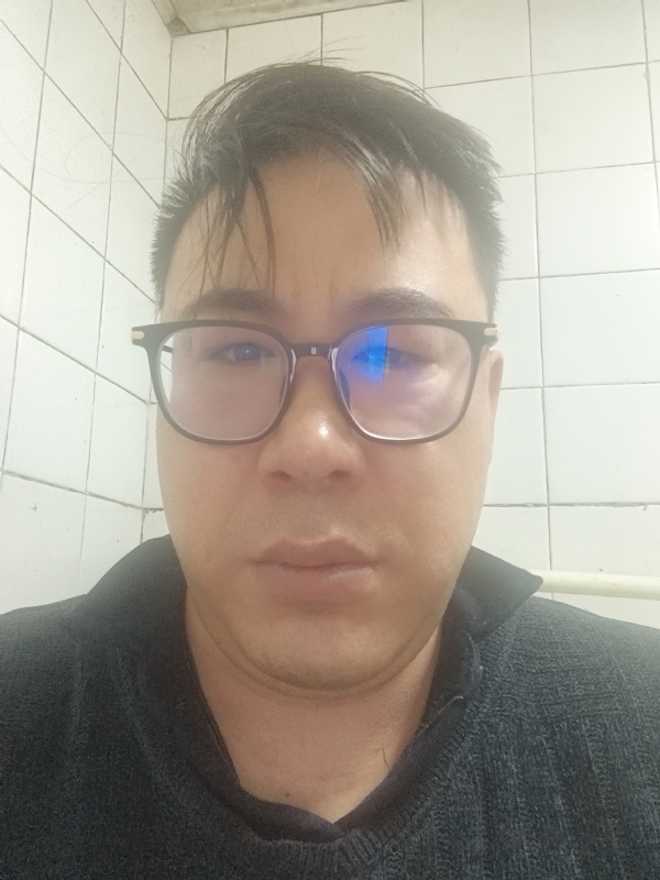 迷失自我的第一张照片--深圳相亲服务中心