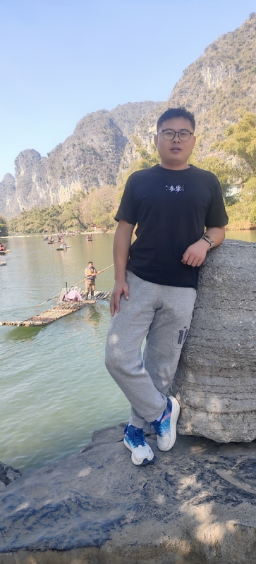 受过伤的狼的第三张照片--深圳相亲服务中心
