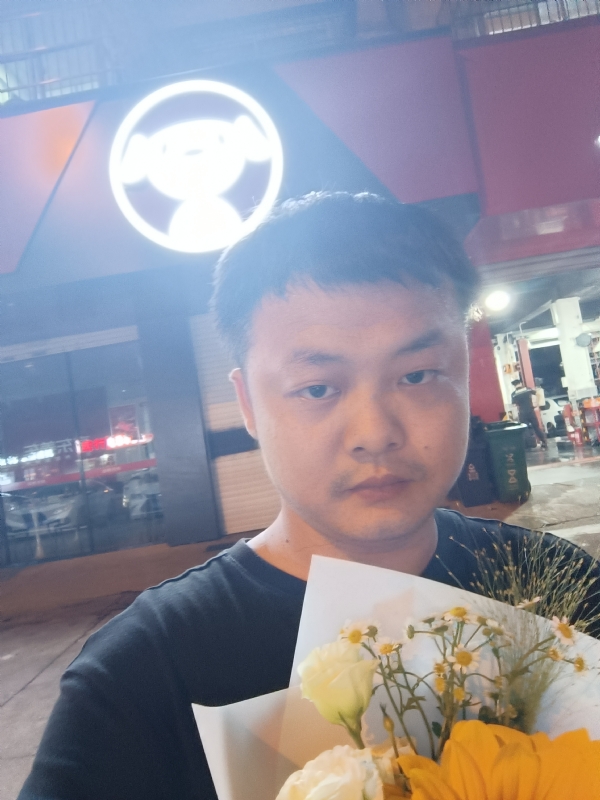 小陈的第一张照片--深圳相亲服务中心